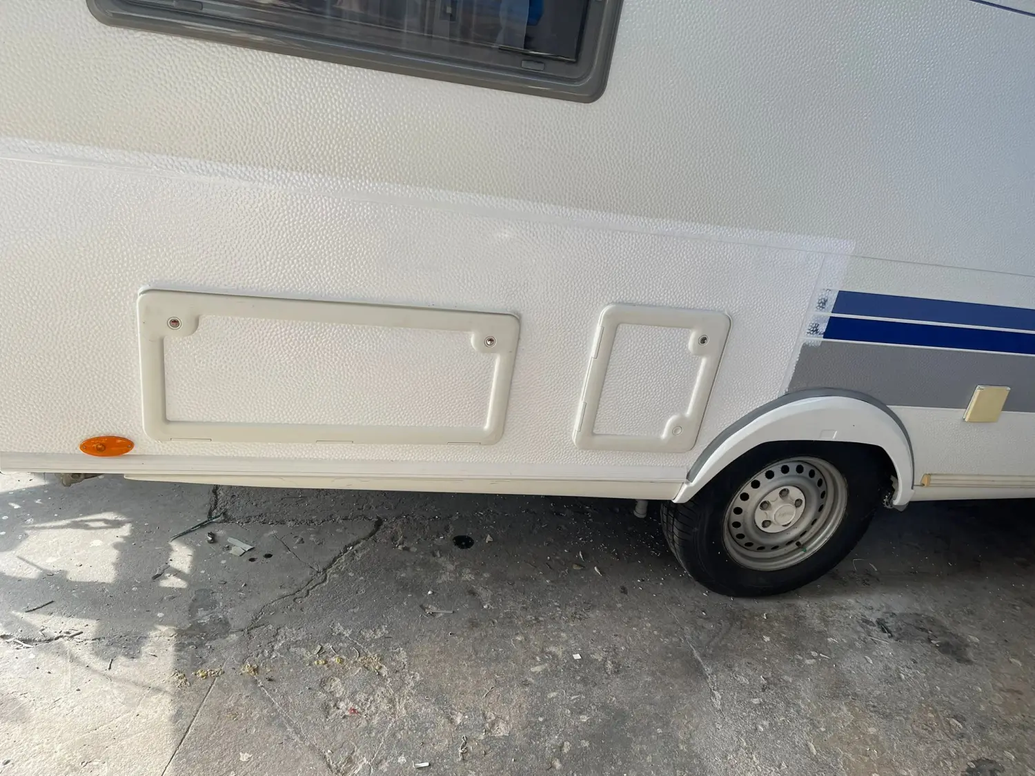 Caravan Goecke, Reparatur von Unfallschäden